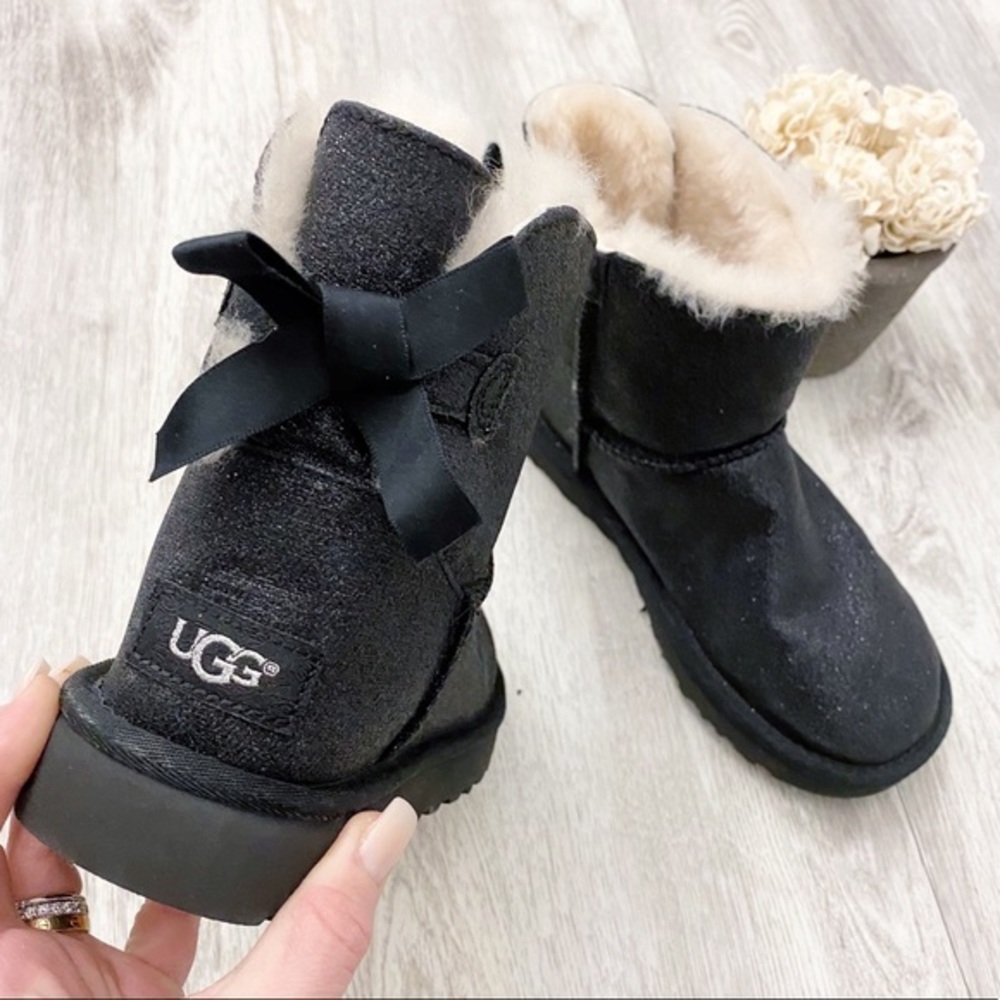 🆕 Ugg Black Glitter Fur Boots